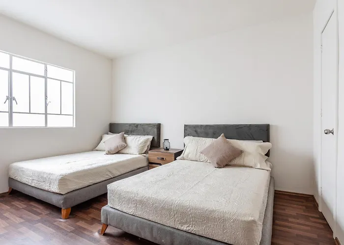 Luxury 3br Roma Norte - Wifi- Laundry- Sleeps 10 Mexico City