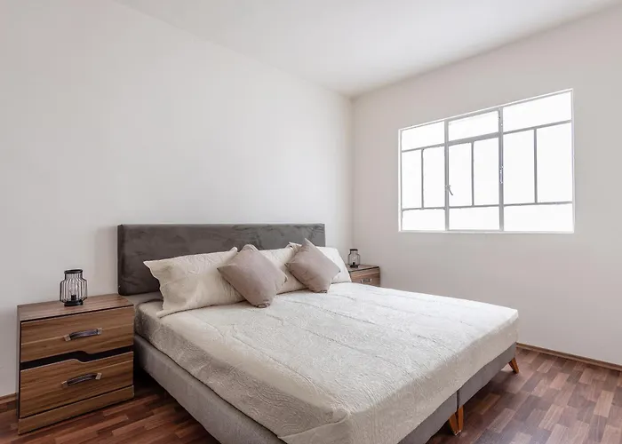 Luxury 3br Roma Norte - Wifi- Laundry- Sleeps 10 *
